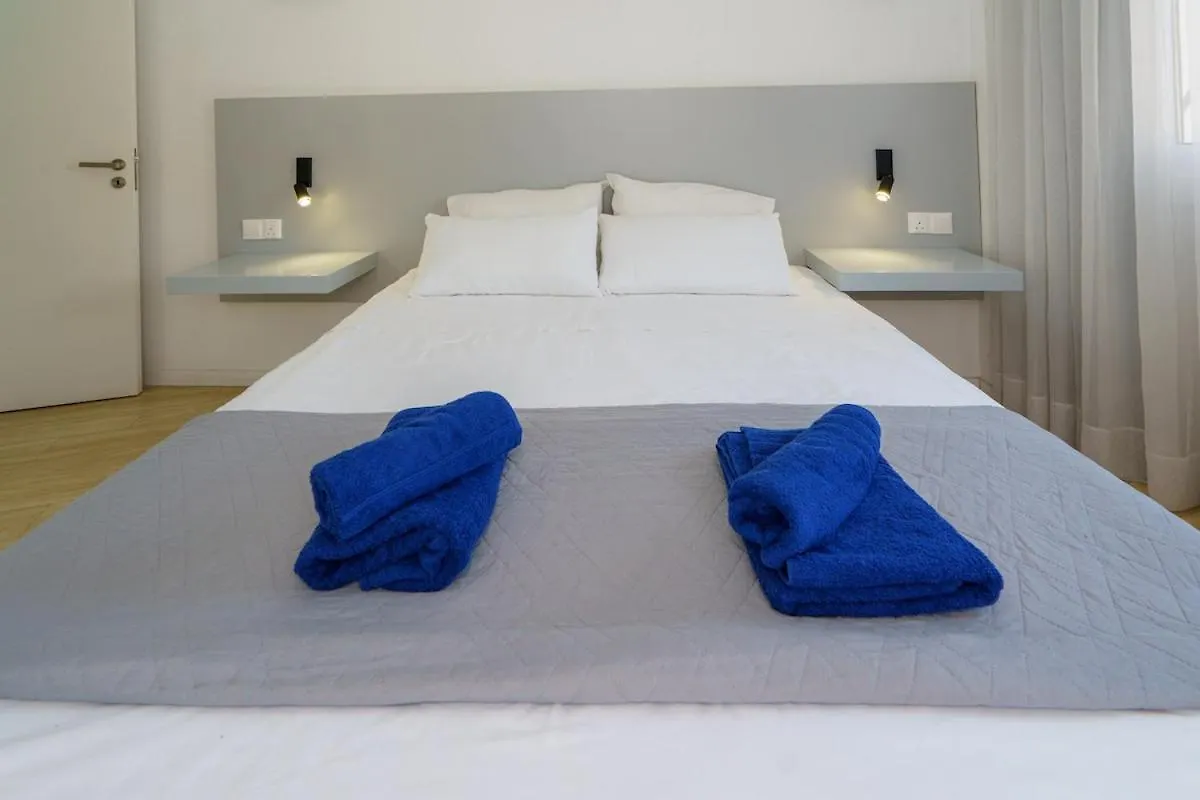 Kitieos 163 Suite In Finikoudes Larnaca Appartement
